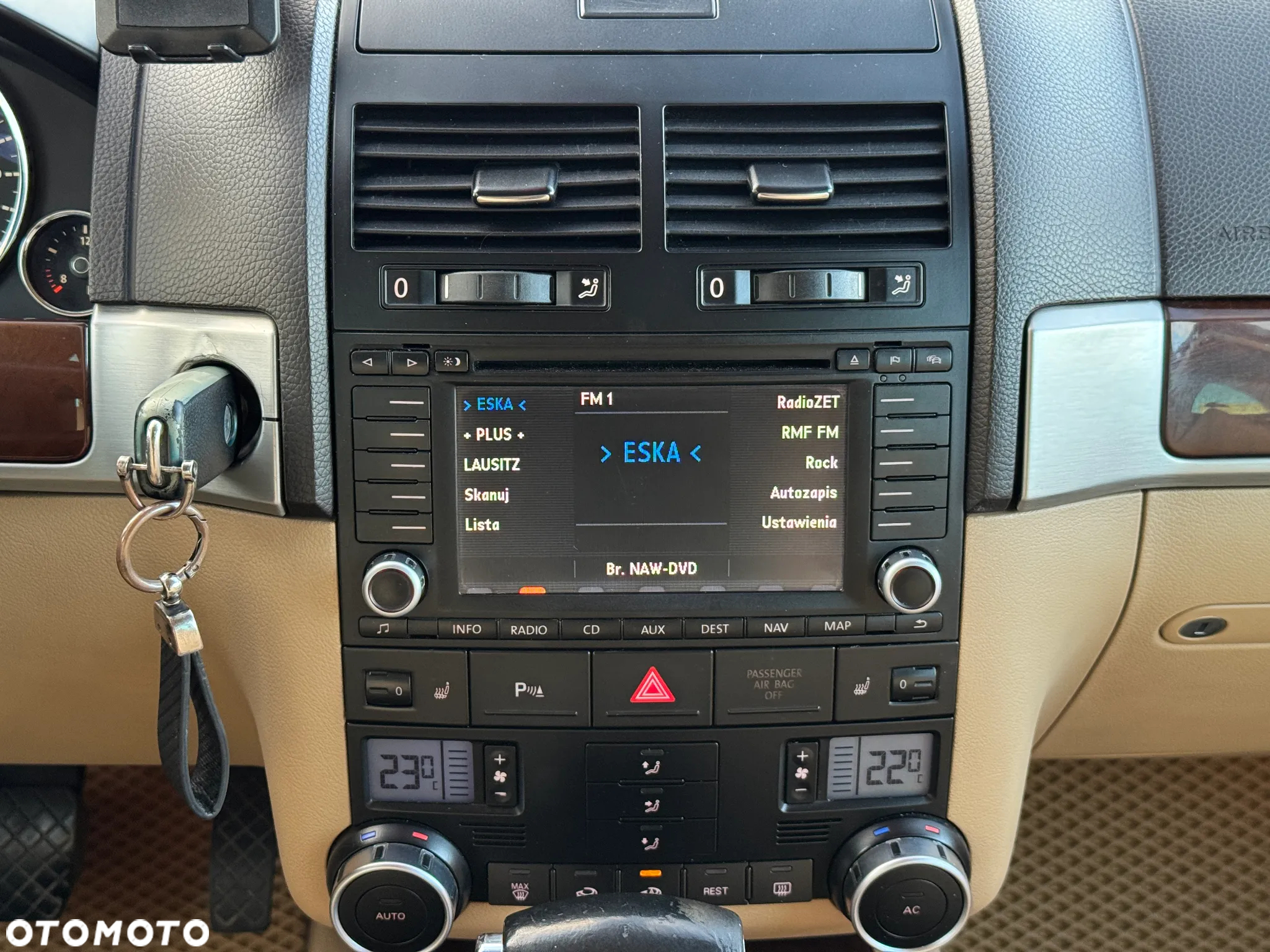 Volkswagen Touareg - 22