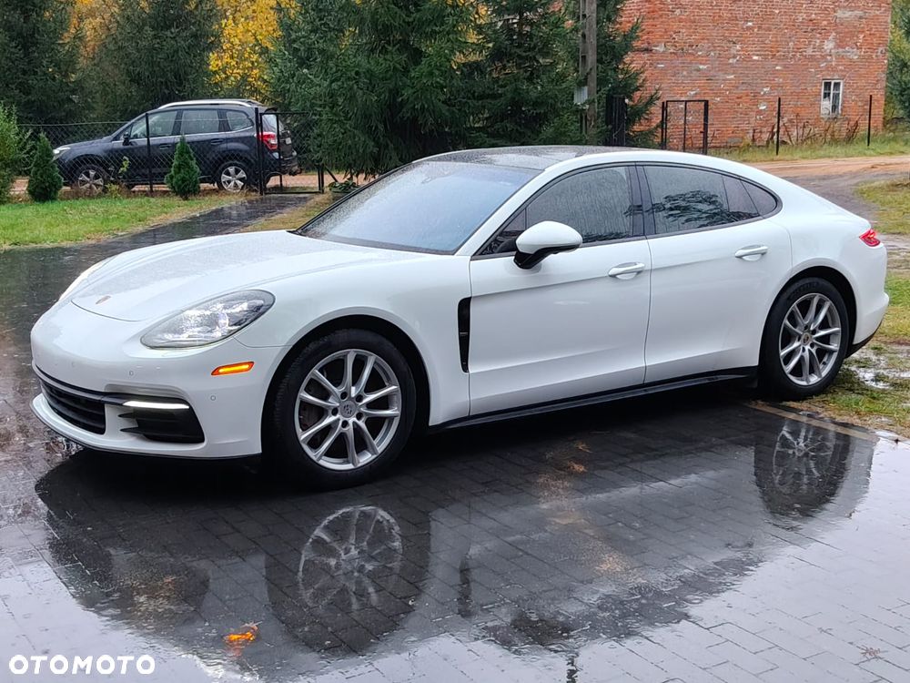 Porsche Panamera - 4