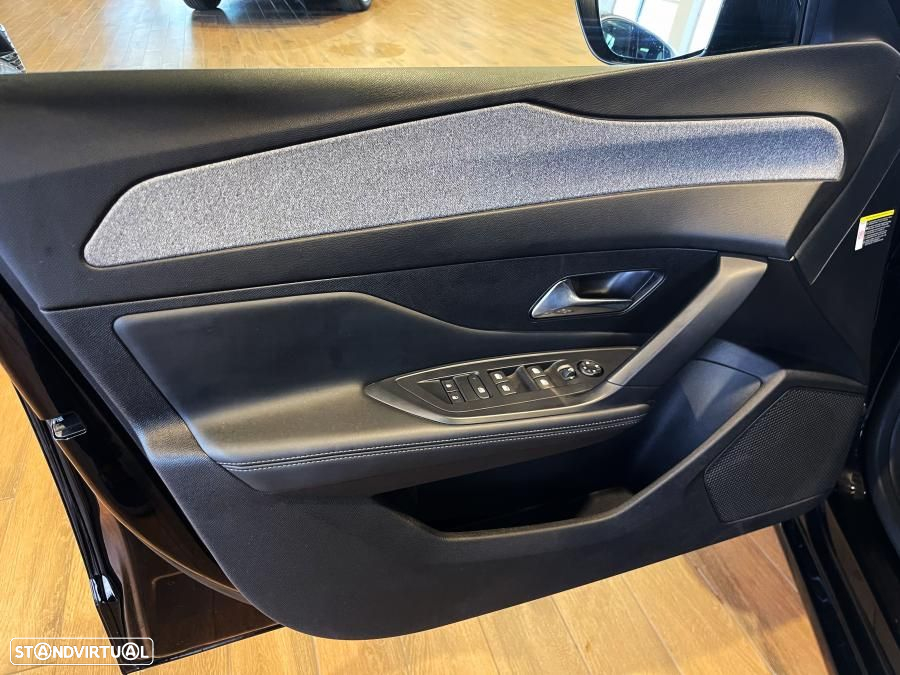 Peugeot 308 1.2 PureTech Allure Pack - 23