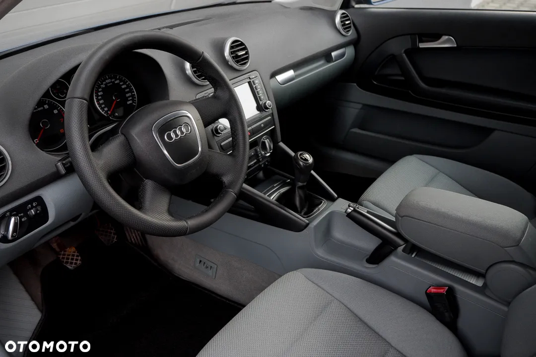 Audi A3 1.6 Attraction - 15