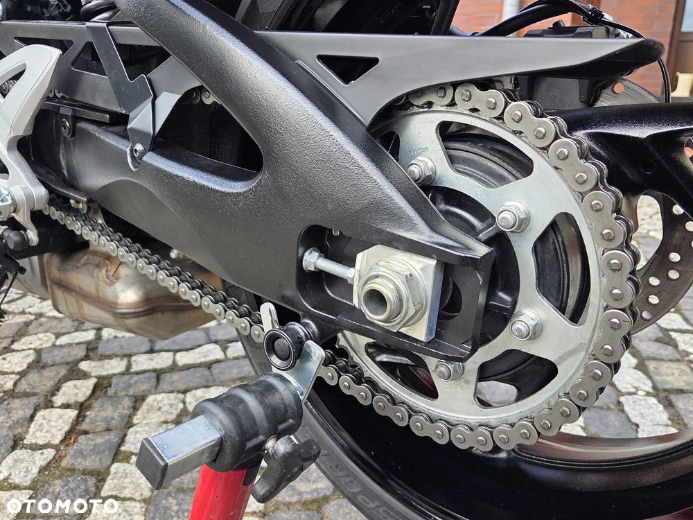 Suzuki GSX - 18