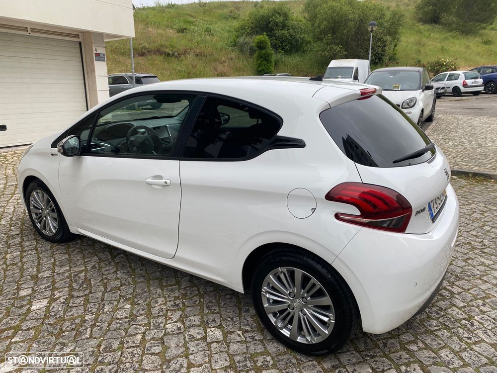 Peugeot 208 1.2 PureTech Style - 10
