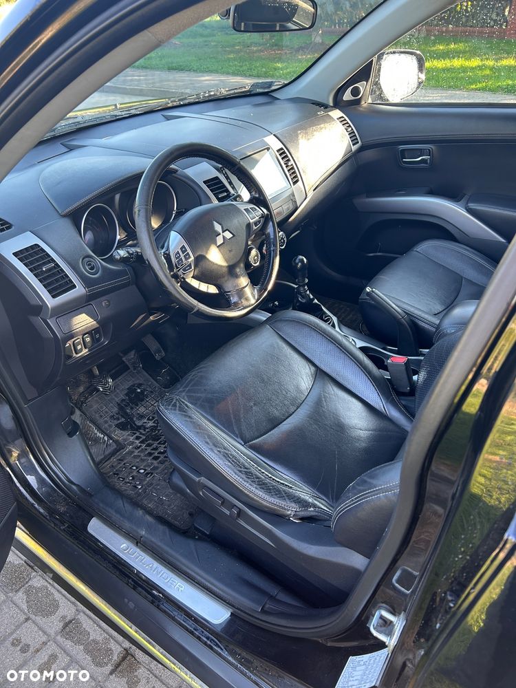 Mitsubishi Outlander - 4