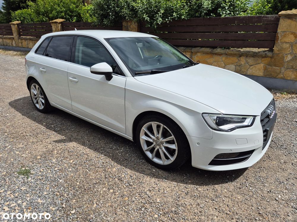 Audi A3 Sportback 2.0 TDI S tronic Attraction - 1