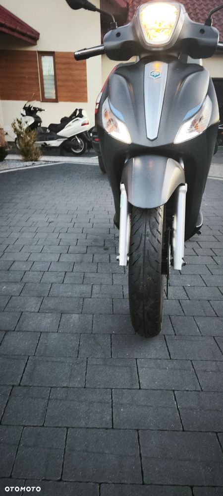 Piaggio Medley - 5