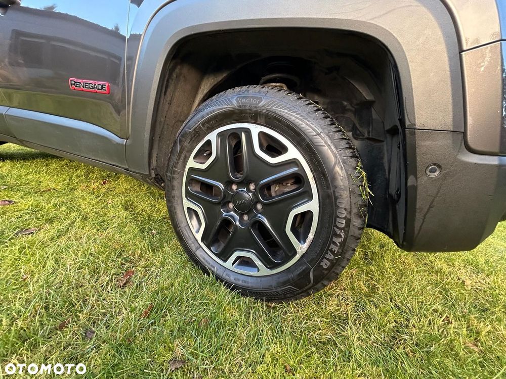 Jeep Renegade 2.0 MultiJet Active Drive Low Automatik Trailhawk - 8