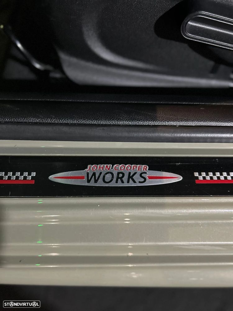 MINI 3 Portas One D - 15