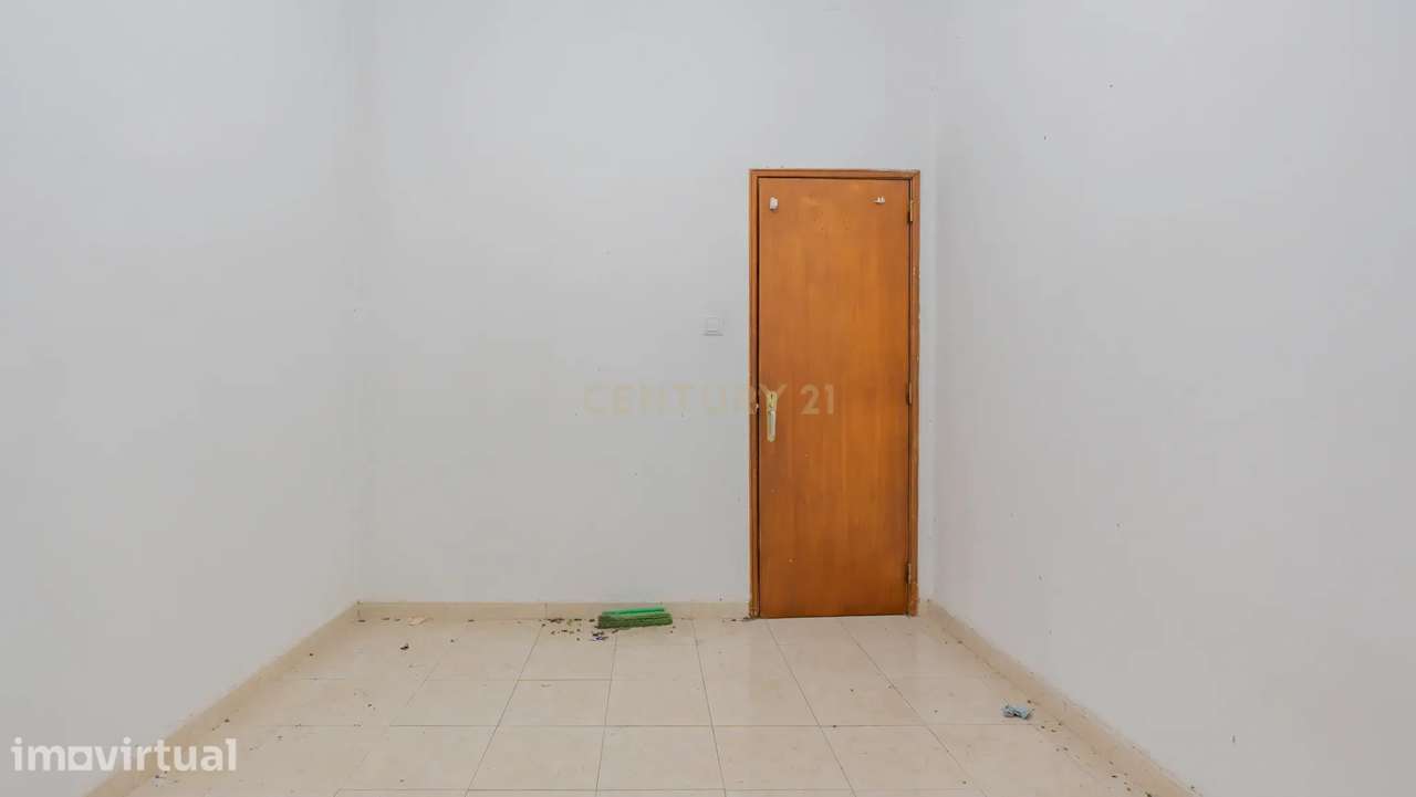 Moradia Isolada com Terreno de 1041 m² – Um Mundo de Possibilidades! - Grande imagem: 5/60