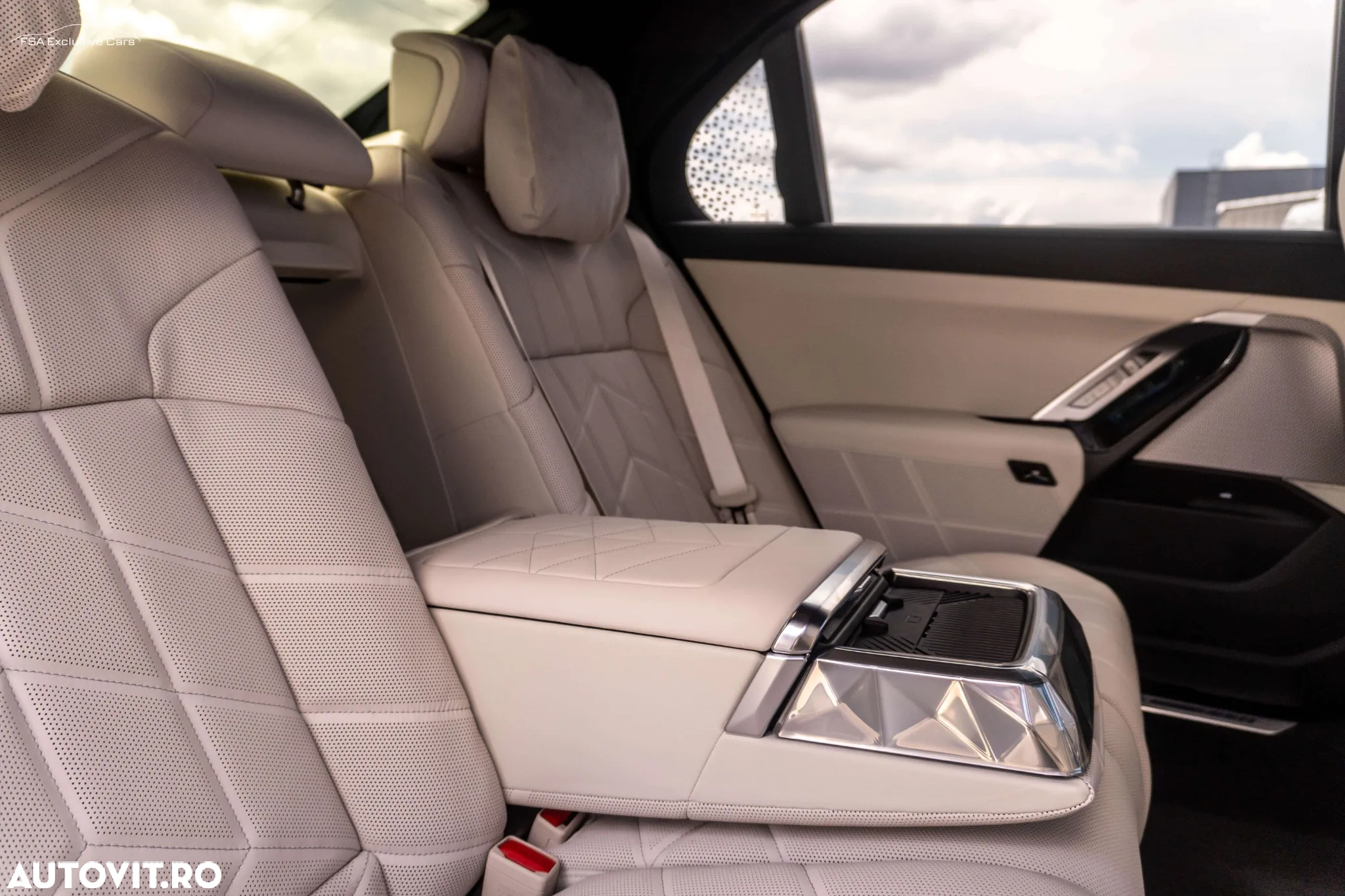 BMW M7 M760e xDrive - 36