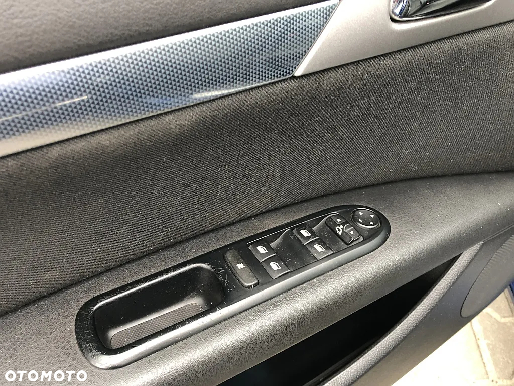 Peugeot 407 SW HDi 135 Premium mit Exklusiv-Paket - 17