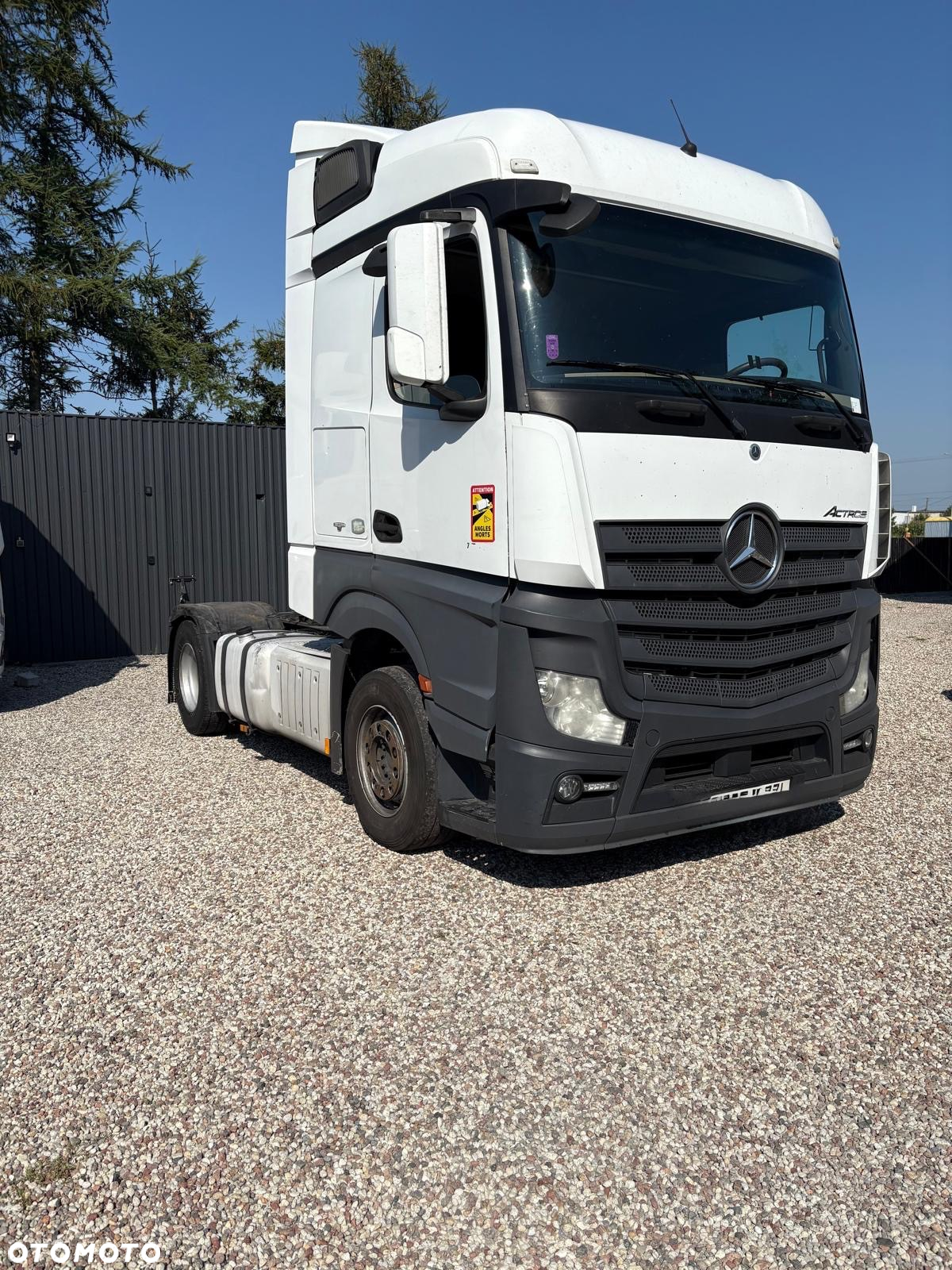 Mercedes-Benz Actros - 3