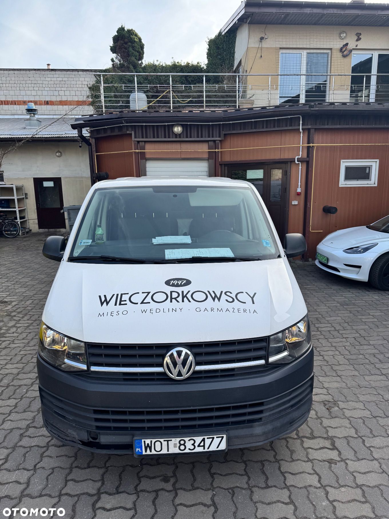 Volkswagen Transporter - 1