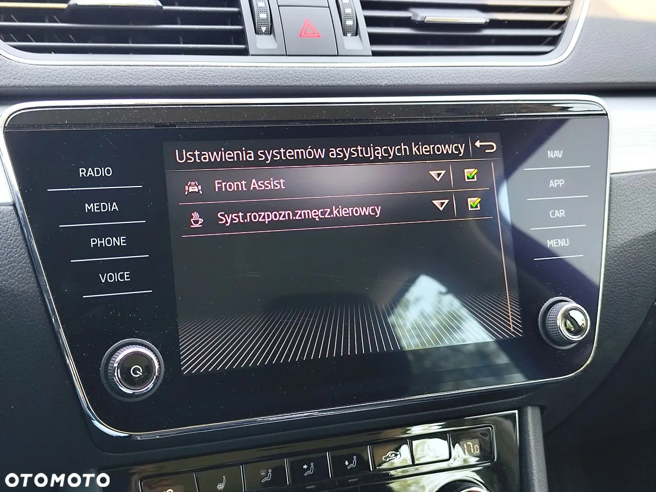 Skoda Superb 2.0 TDI SCR Style DSG - 19