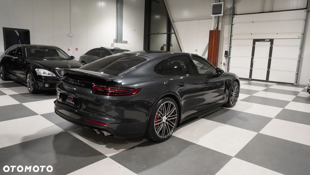 Porsche Panamera Turbo - 16