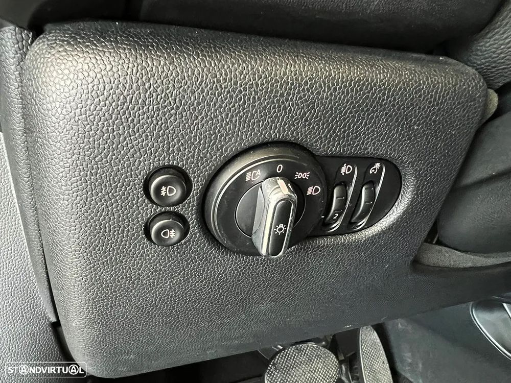 MINI 3 Portas Cooper SE - 23