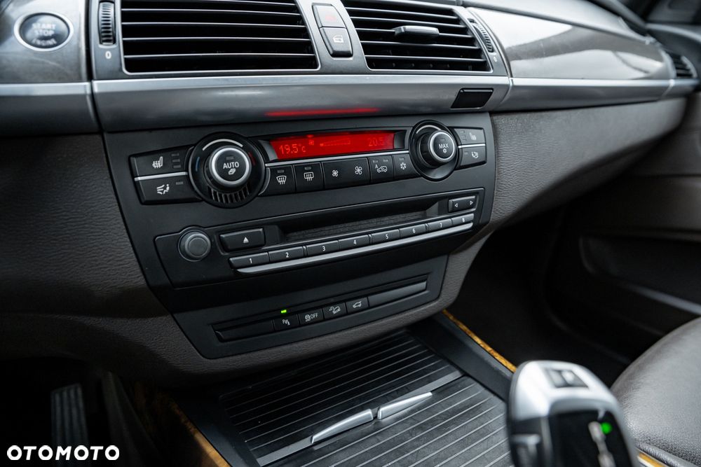 BMW X5 xDrive40d - 36