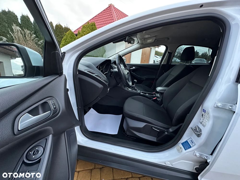 Ford Focus 1.5 EcoBlue STart-Stopp-System TITANIUM - 16