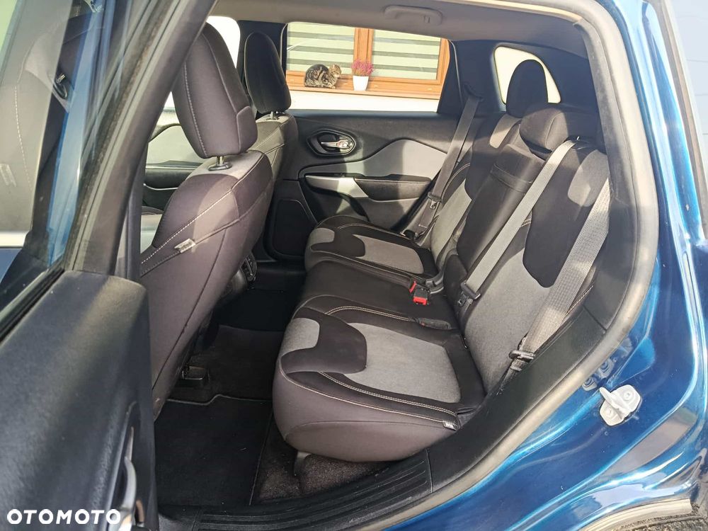 Jeep Cherokee - 7