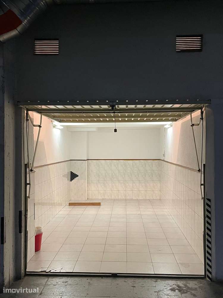 Garagem à venda na Avenida Rainha Dona Leonor, 10 - Grande imagem: 2/7