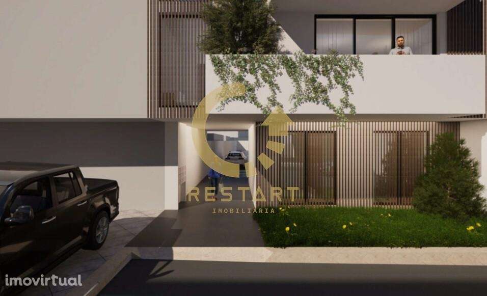 APT T0, último piso, ótima varanda, poente, lugar de garagem, próximo - Grande imagem: 2/24