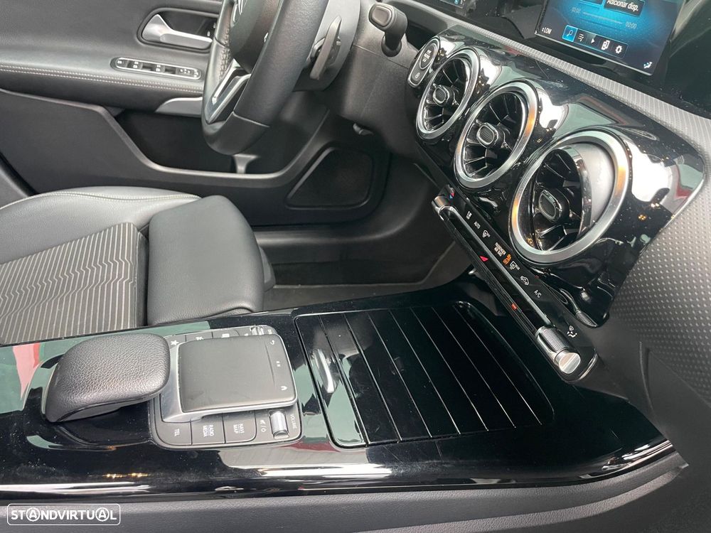 Mercedes-Benz A 180 - 21