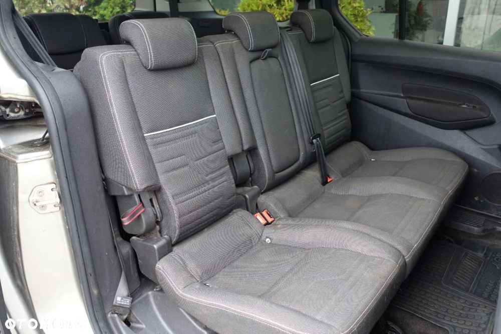 Ford Tourneo Connect Grand - 12