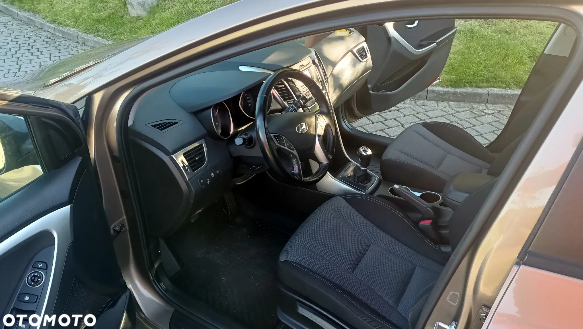 Hyundai i30 1.6 CRDi Premium - 10