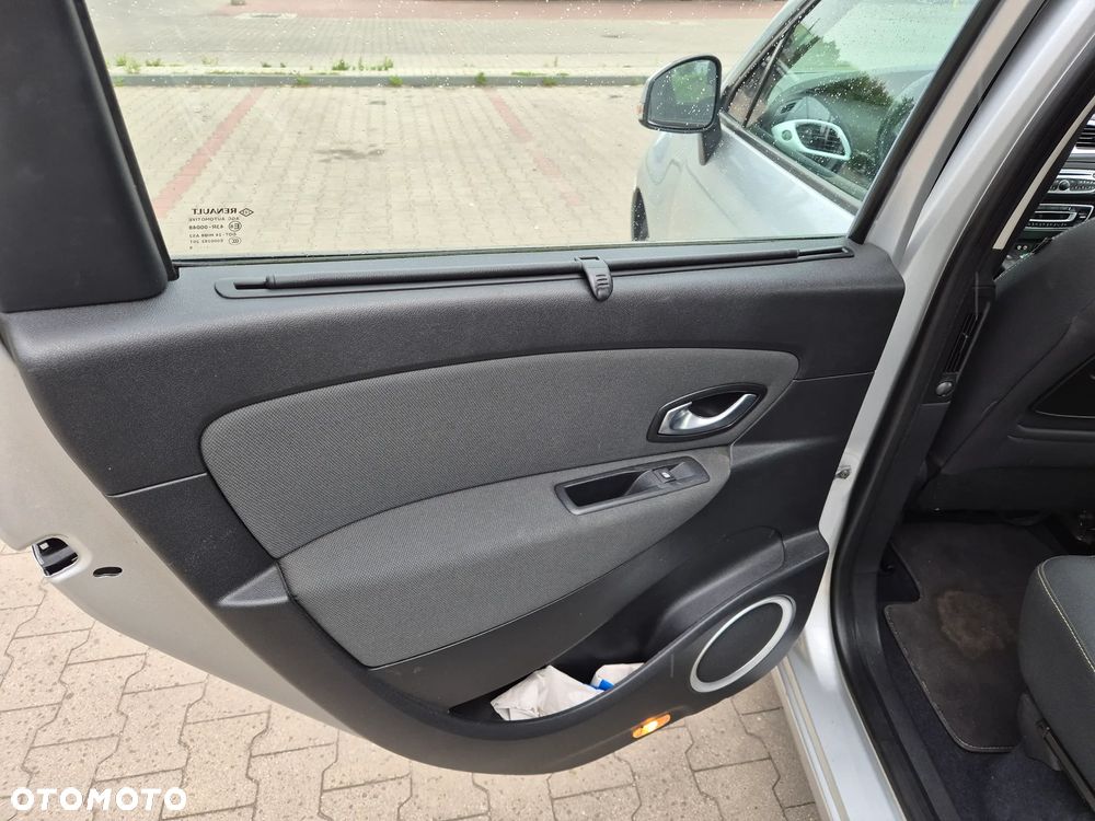Renault Scenic 1.9 dCi Privilege - 12