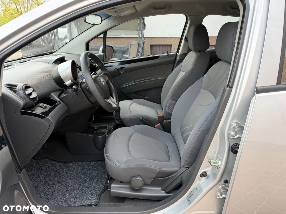Chevrolet Spark 1.0 LT - 27
