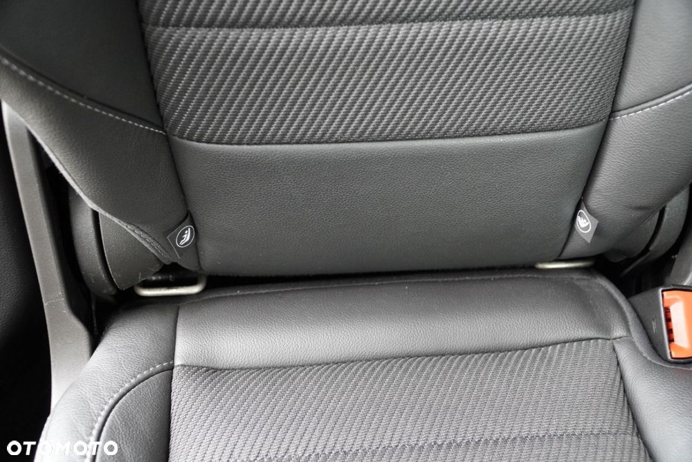Ford Kuga 1.5 EcoBoost 2x4 Titanium - 16
