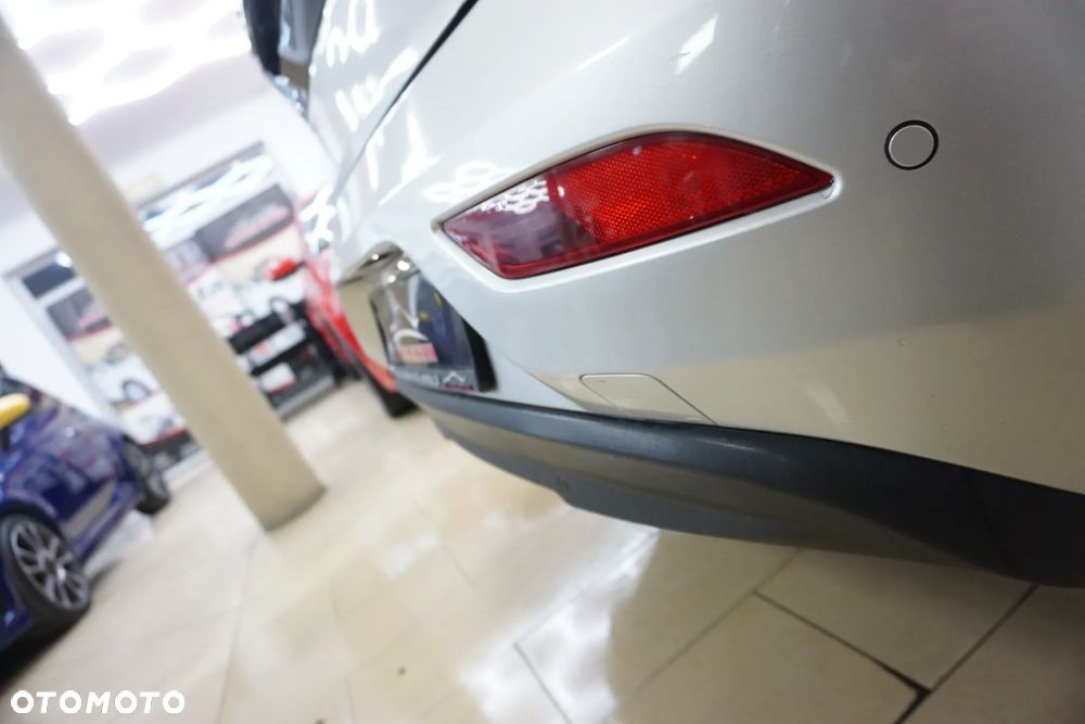 Volvo V40 D2 Geartronic Kinetic - 16