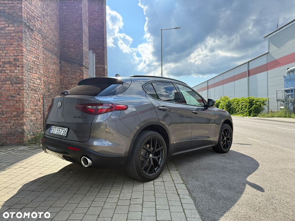 Alfa Romeo Stelvio - 11