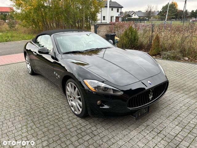 Maserati GranCabrio - 12