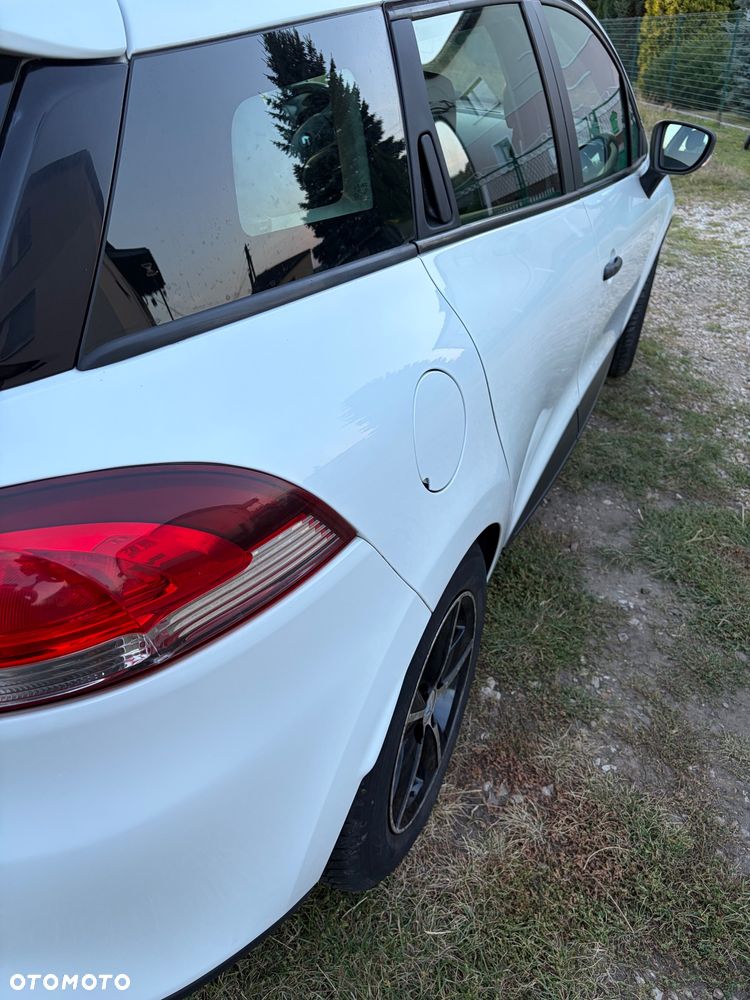 Renault Clio 1.2 16V Authentique - 5