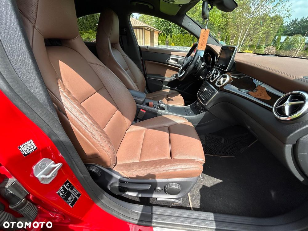 Mercedes-Benz CLA 200 7G-DCT - 18