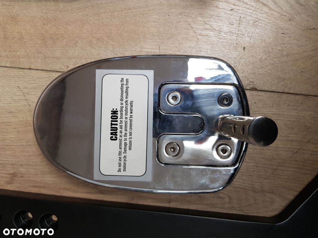 Podłokietniki pasażera Kuryakyn 8959 Harley Davidson Tri Glide - 9