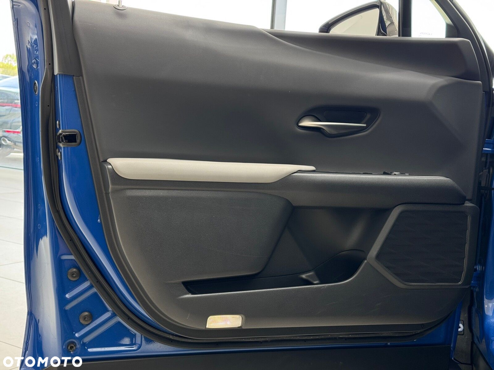 Lexus UX - 12
