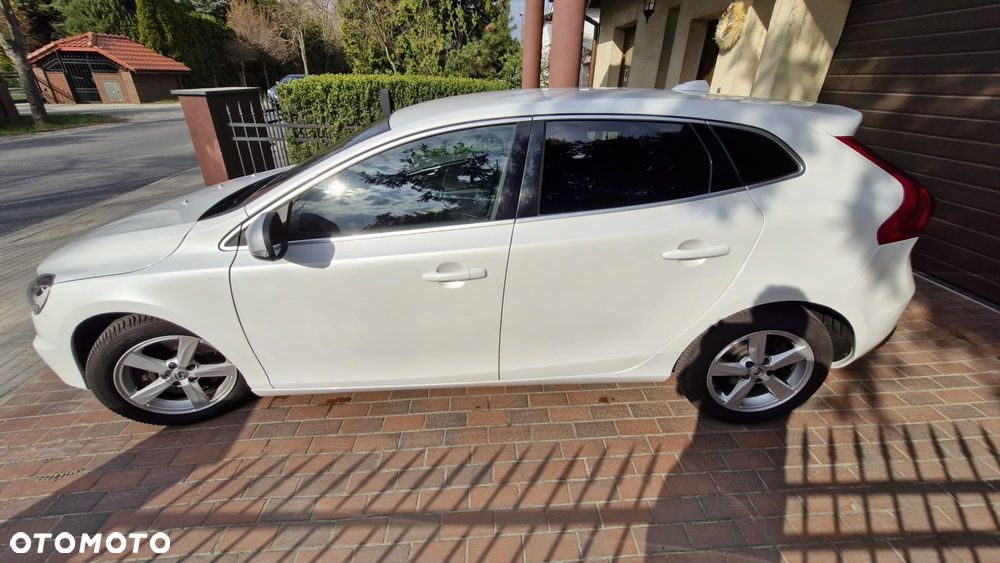 Volvo V40 D3 Drive-E R-Design Momentum - 5