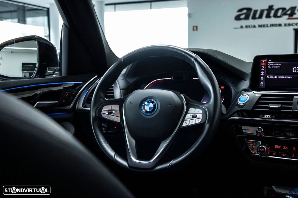 BMW iX3 Inspiring - 16