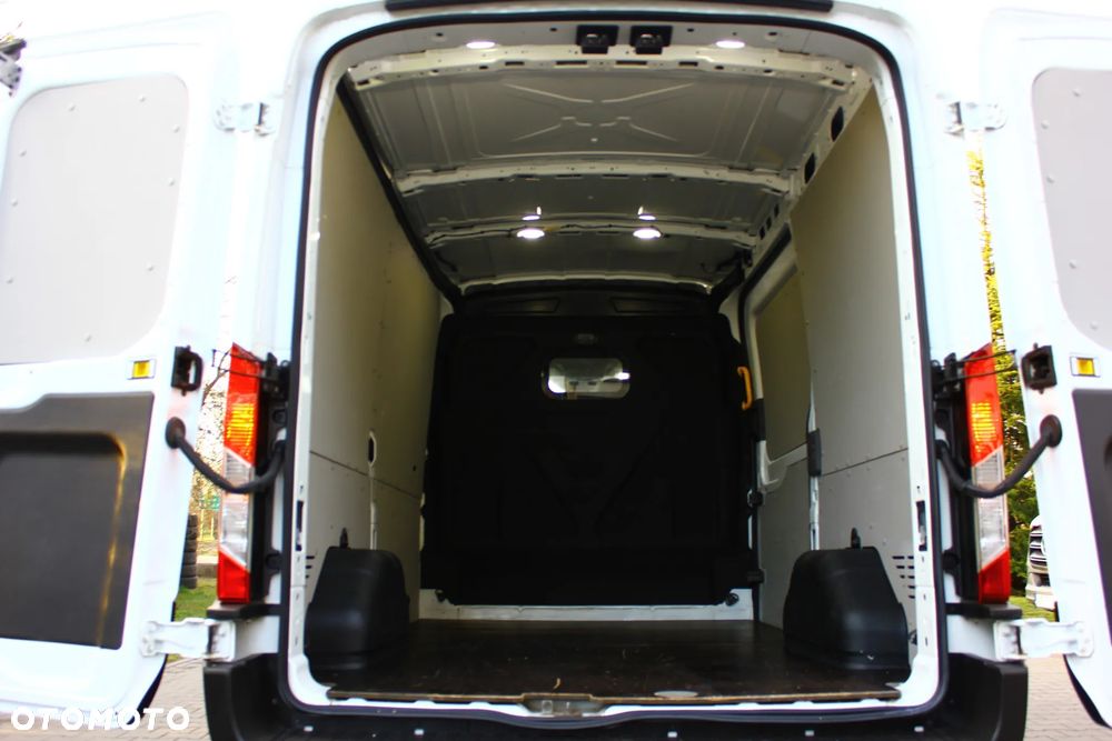 Ford TRANSIT  2.0 TDCI 130KM L2H2 BLASZAK 3 OSOBOWY - 33