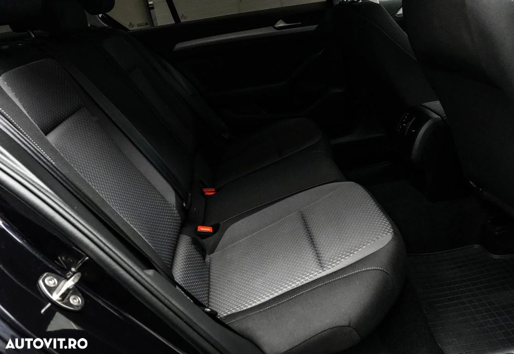Volkswagen Passat 1.5 TSI ACT DSG Comfortline - 16