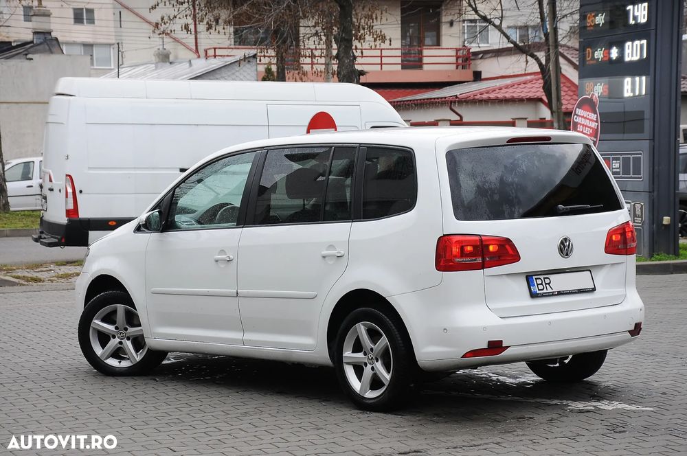 Volkswagen Touran 2.0 TDI DSG Comfortline - 4
