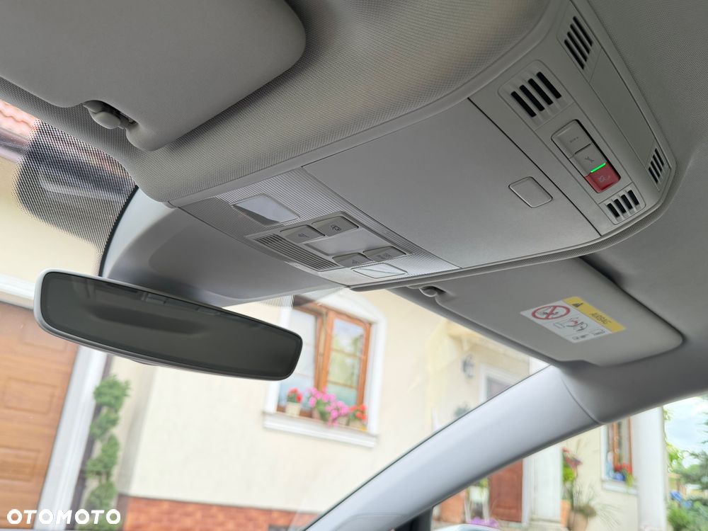 Volkswagen Golf 2.0 TDI 4Motion DSG Comfortline - 25