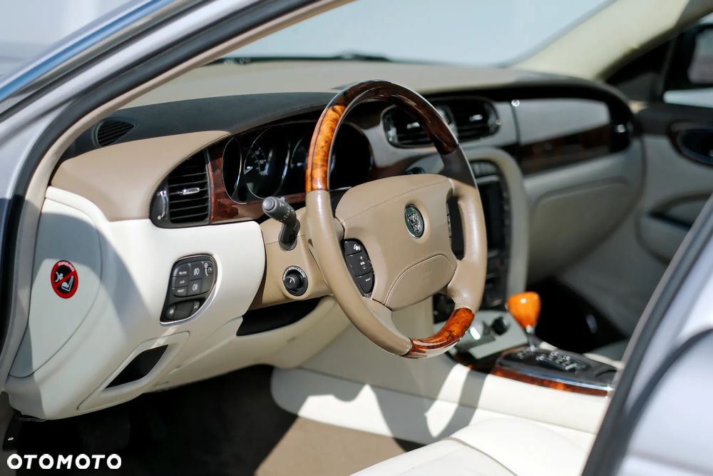 Jaguar XJ XJ8 4.2 LWB High - 7