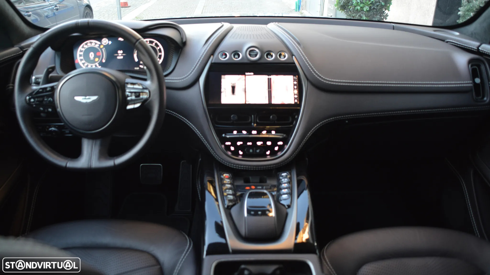 Aston Martin DBX Standard - 39