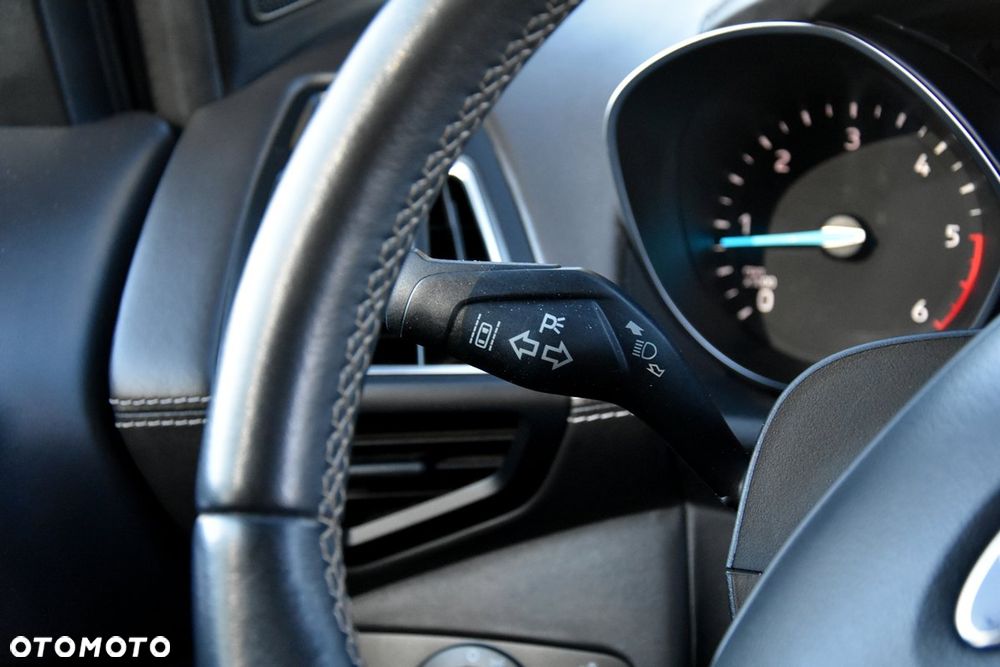 Ford Kuga 2.0 TDCi 4x4 Vignale - 34