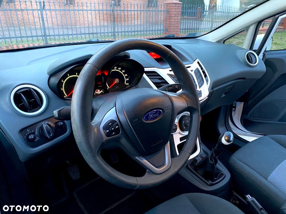 Ford Fiesta - 16