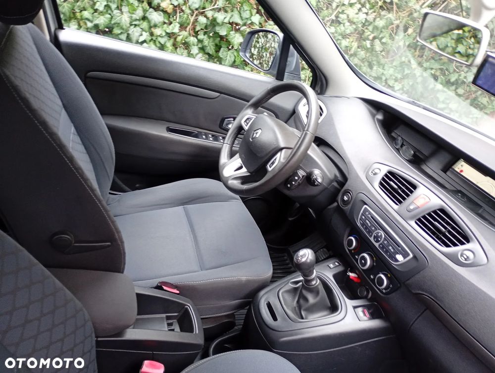 Renault Grand Scenic - 16