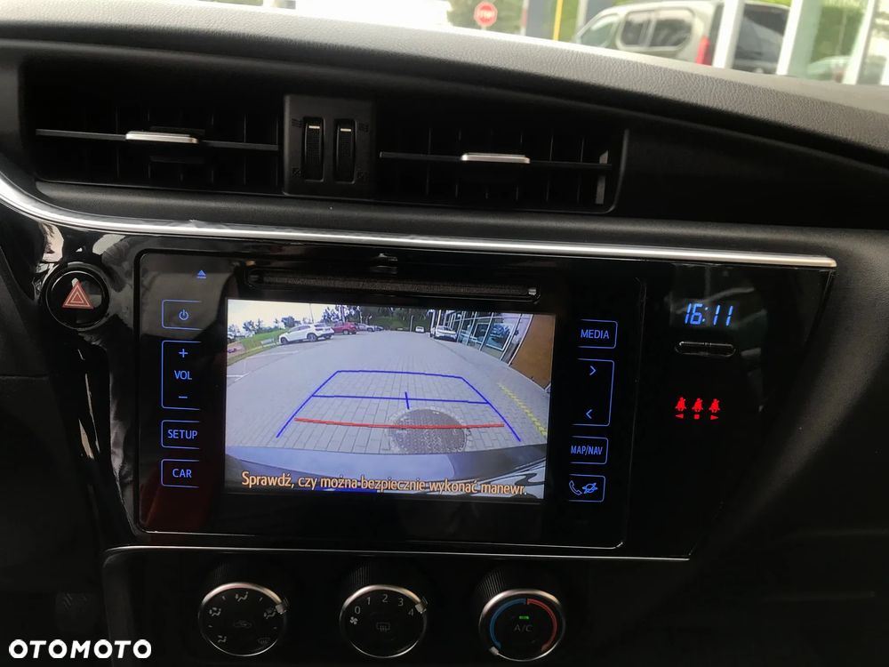Toyota Corolla 1.6 Classic Plus - 24