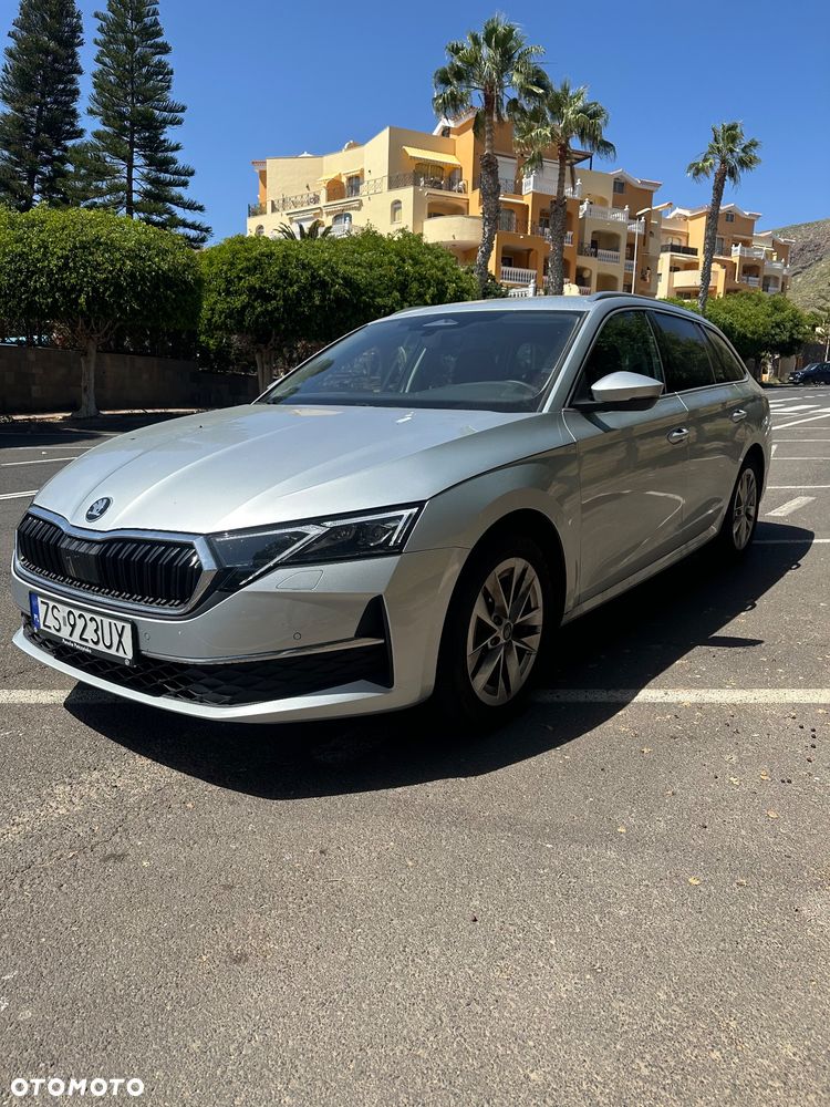 Skoda Octavia 1.5 TSI mHEV Selection DSG - 2